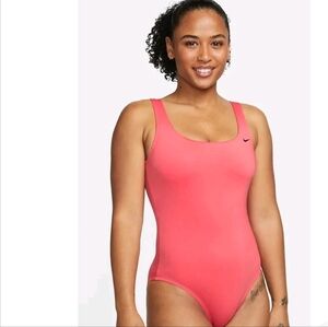 Nike Essential One Piece Swimsuit Women Sea Coral Pink Size Medium